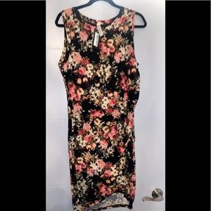 Beautiful, very flattering 👗 ❤️❤️make me an offer❤️❤️